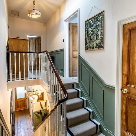46 Nunnery Lane * York