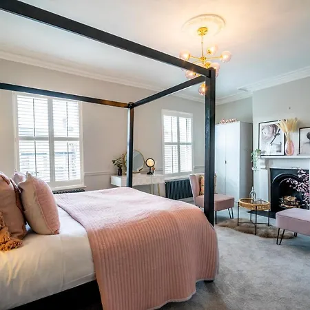 46 Nunnery Lane Semesterbostad *