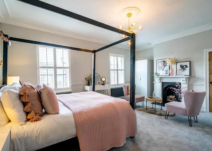 46 Nunnery Lane 度假居 *