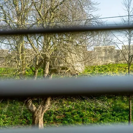 46 Nunnery Lane 度假居 *